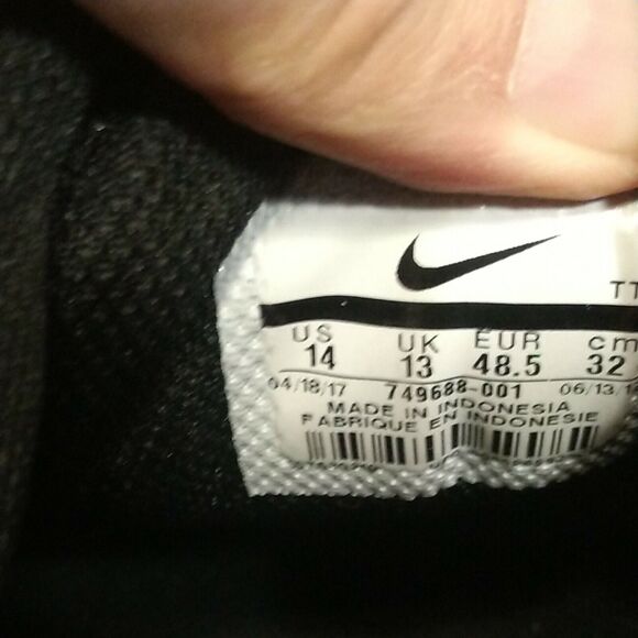 RARE Nike Air Max Invigor Print Running Walking 749688 001 US 14 - Picture 9 of 12